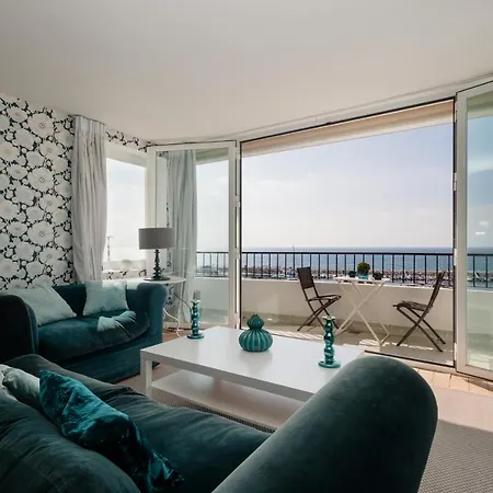 Apartment With Stunning Sea Views, Puerto Banus Marbella