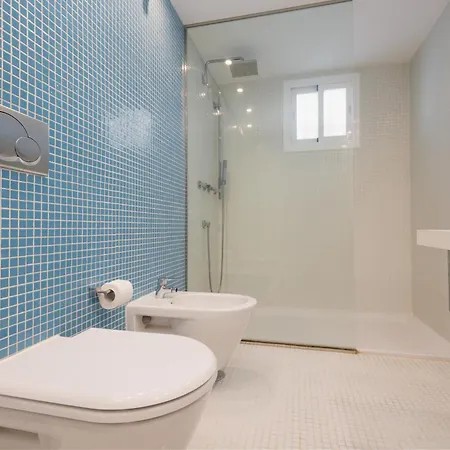 With Stunning Sea Views, Puerto Banus Apartment *